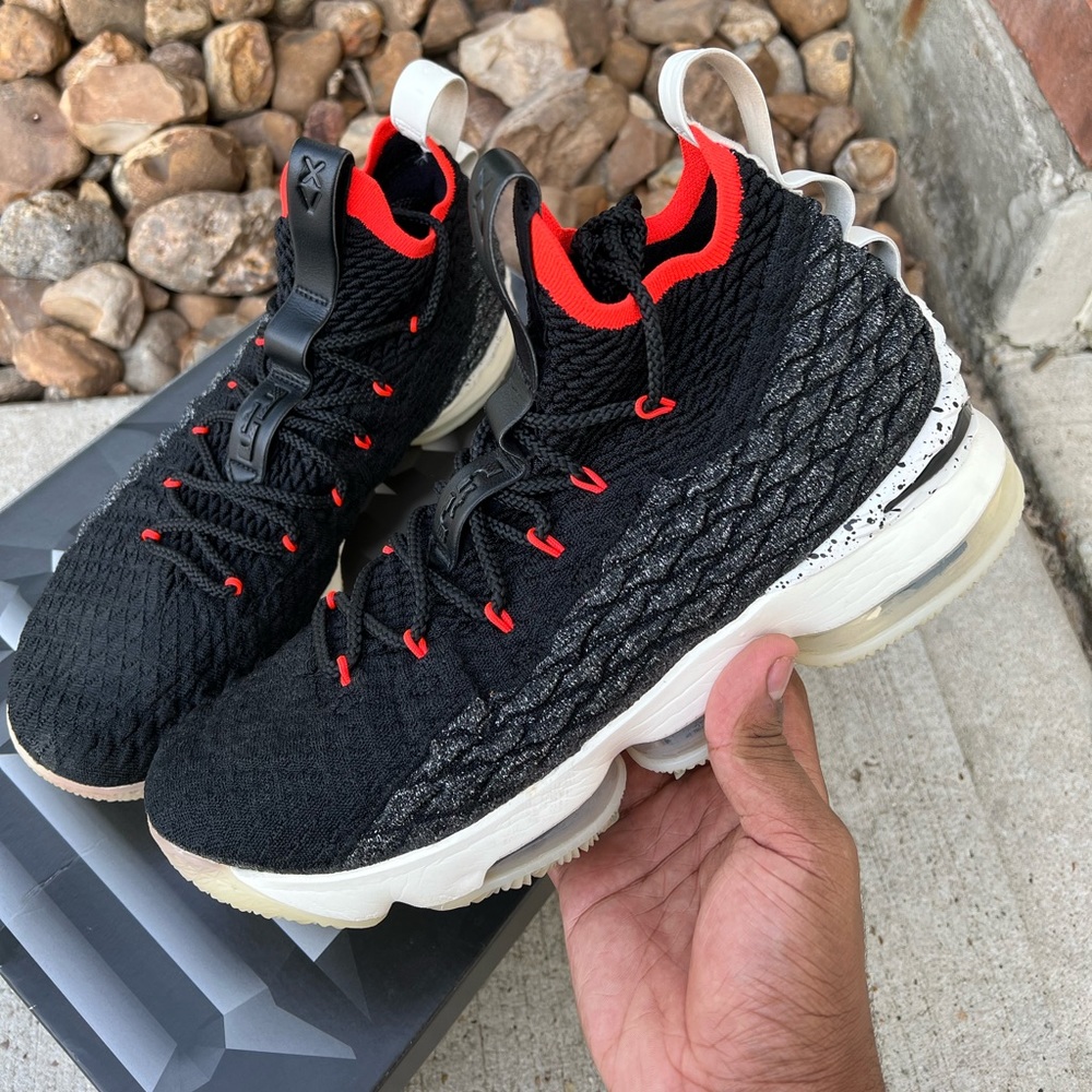 LEBRON 15 “Bright Crimson”